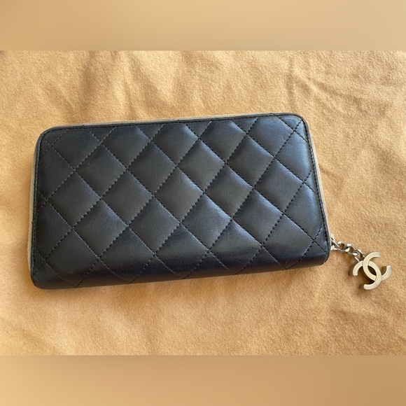 🔥CHANEL BUNDLE Black Bowler Bag AND Quilted Wallet with COAs🔥 - Picture 4 of 16
